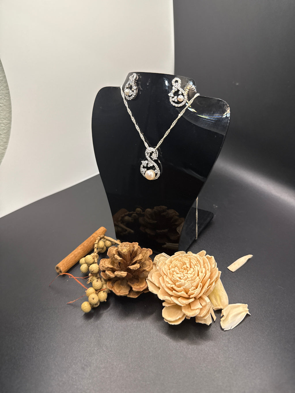 Pearl jewelry set plus chain